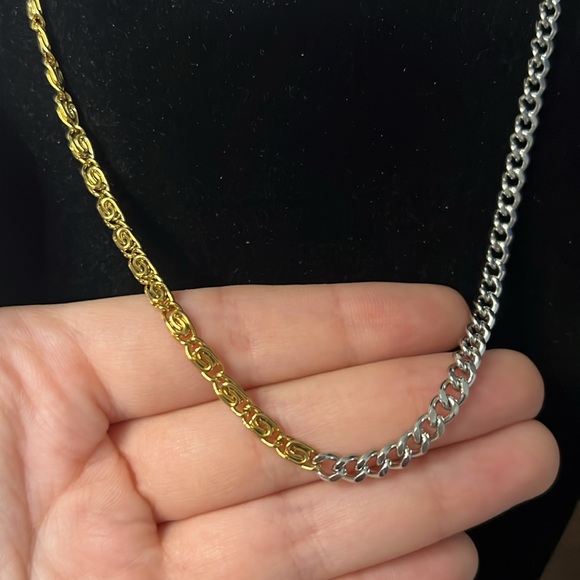 2 toned mixed chain necklace - Picture 2 of 2